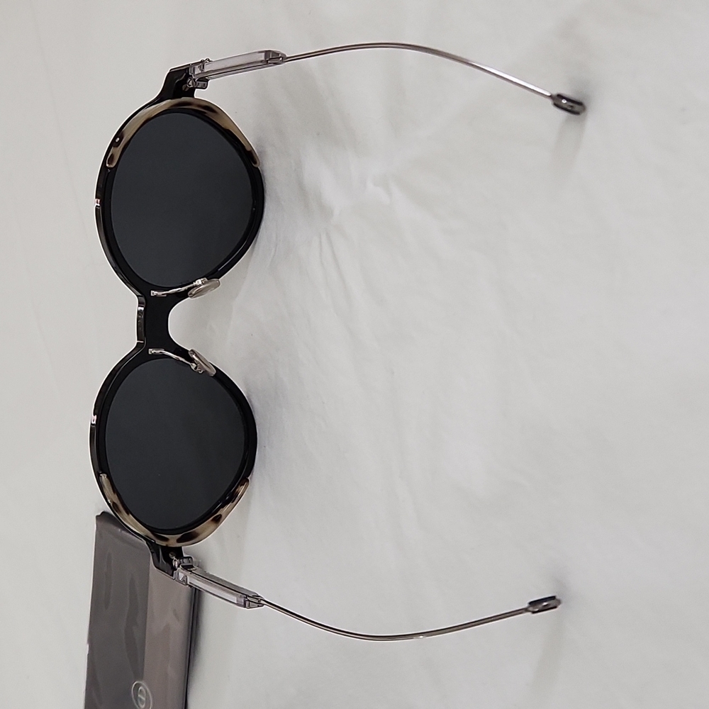 Christian Dior Sunglasses - Picture 4 of 5